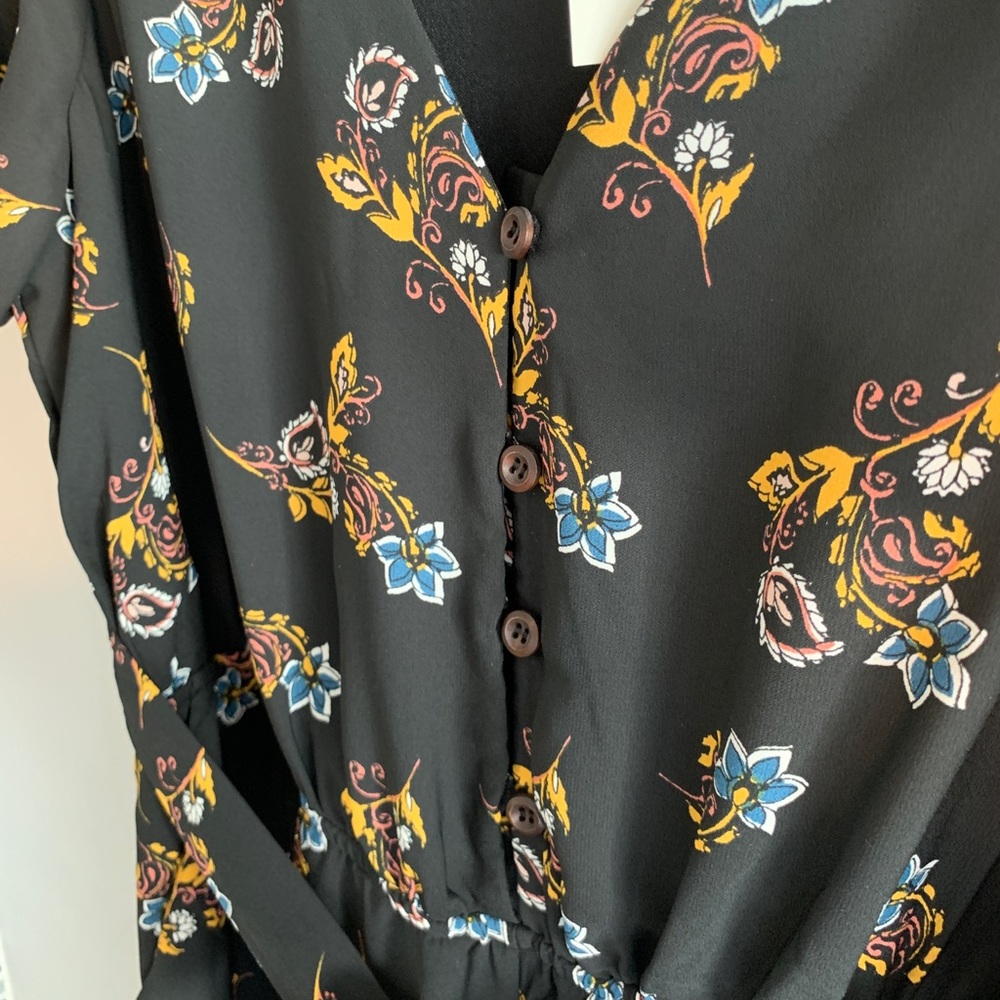 Francesca’s Floral Jumpsuit - Picture 4 of 16